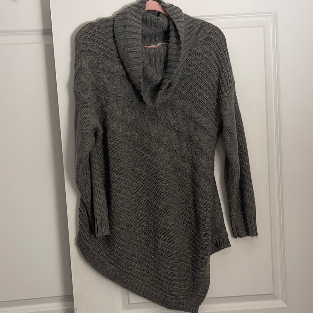 New York and Company gray asymmetric front size large